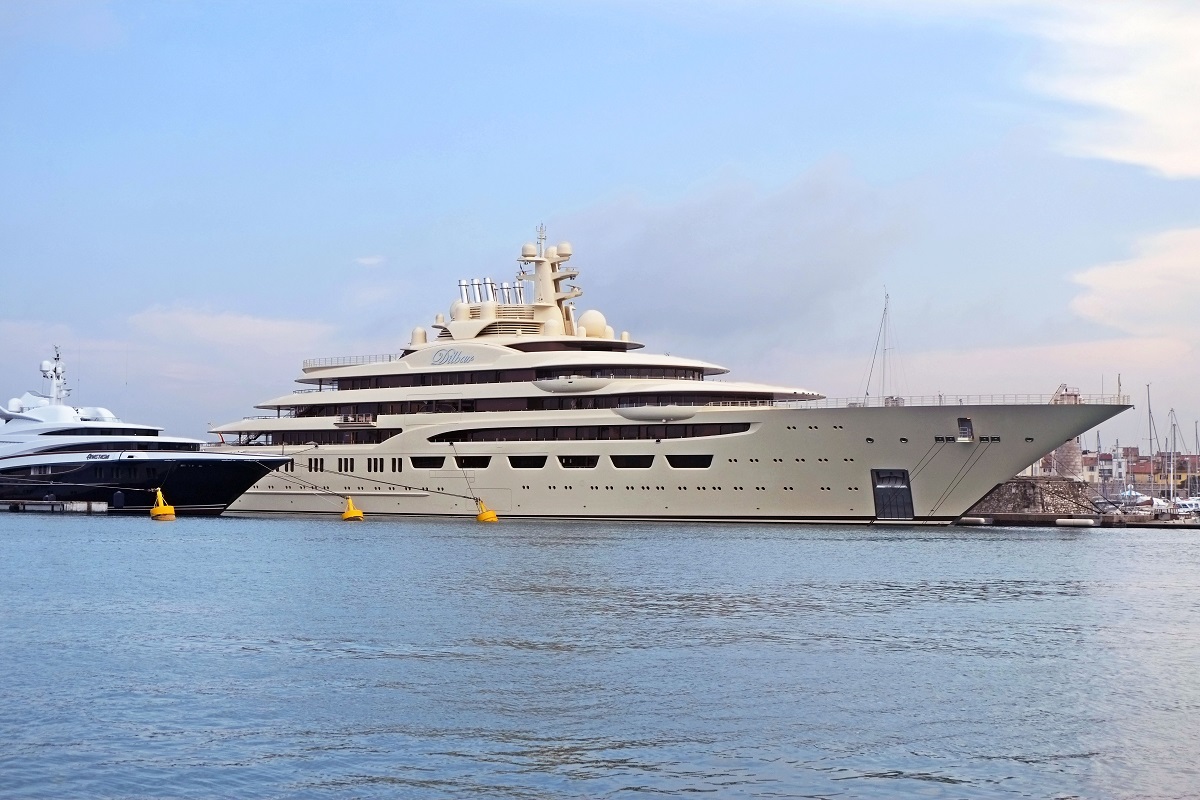 le dilbar dans le port vauban d antibes le 24 avril 2018